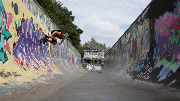 hang skateboard, wall skateboards, how to hang a skateboard on the wall