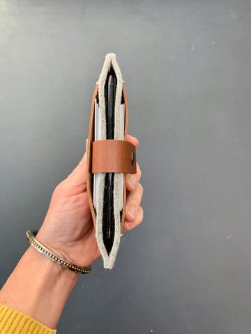 Fairphone wallet with felt and leather 