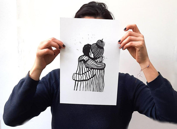 Nederlandse Etsy verkoper Printtherapy met linocut print The Hug