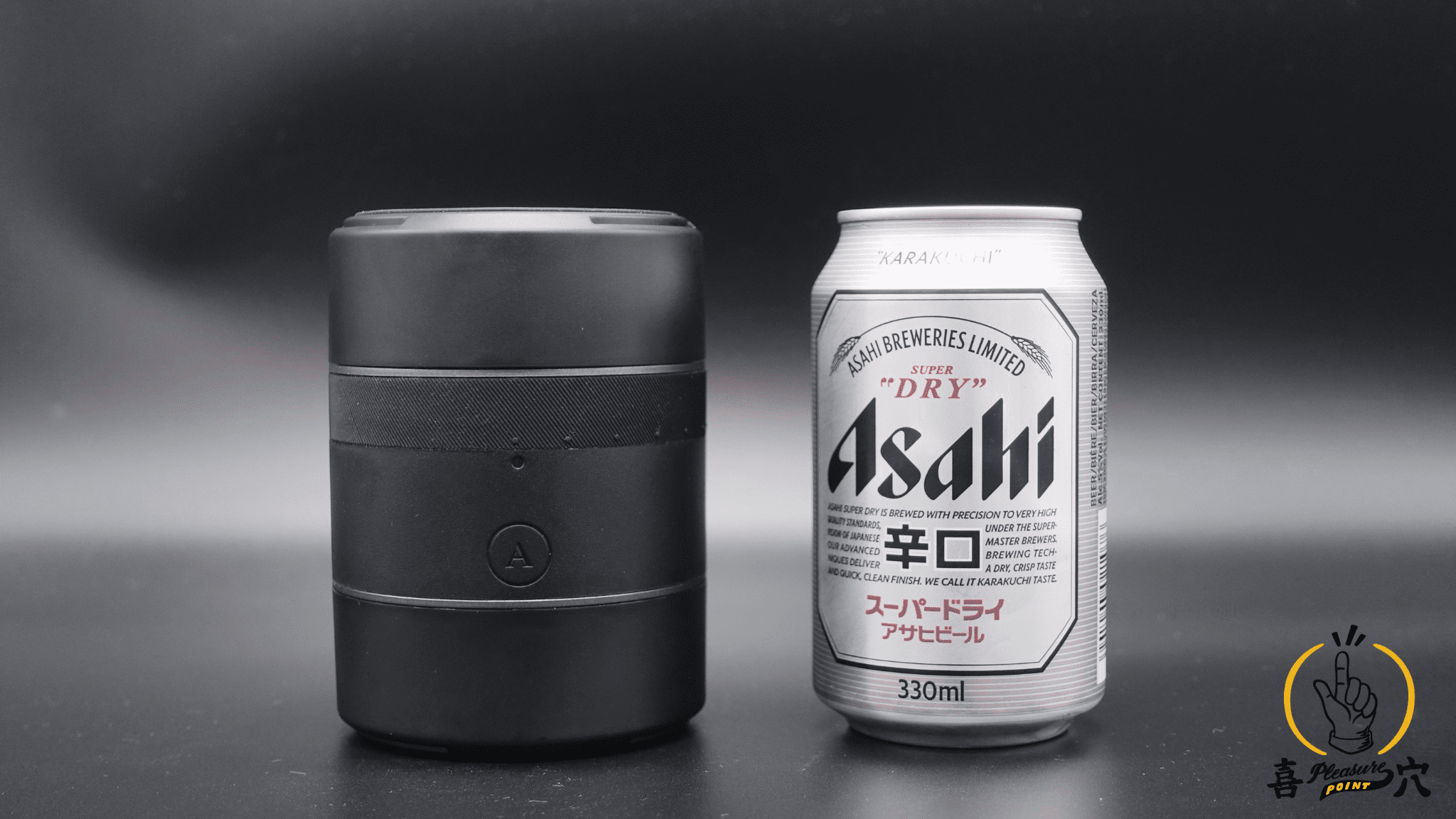 Arcwave Voy 與罐裝飲料尺寸對比