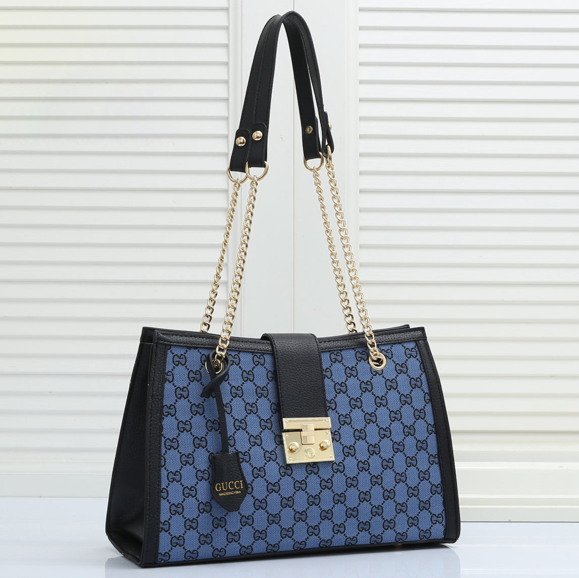 GG Classics Leather Shoulder Bag