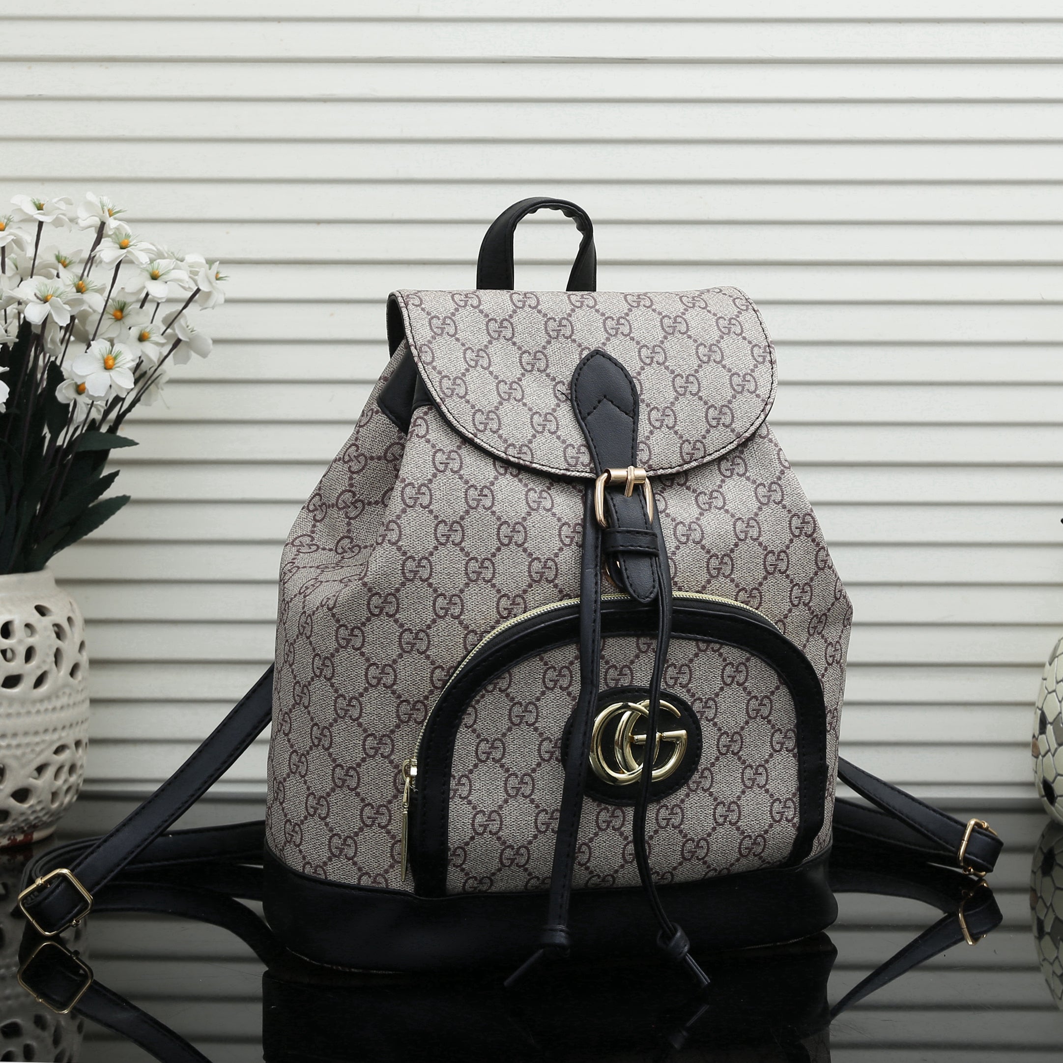 GG Fashion Classics Leather Shoulder Bag Backpack