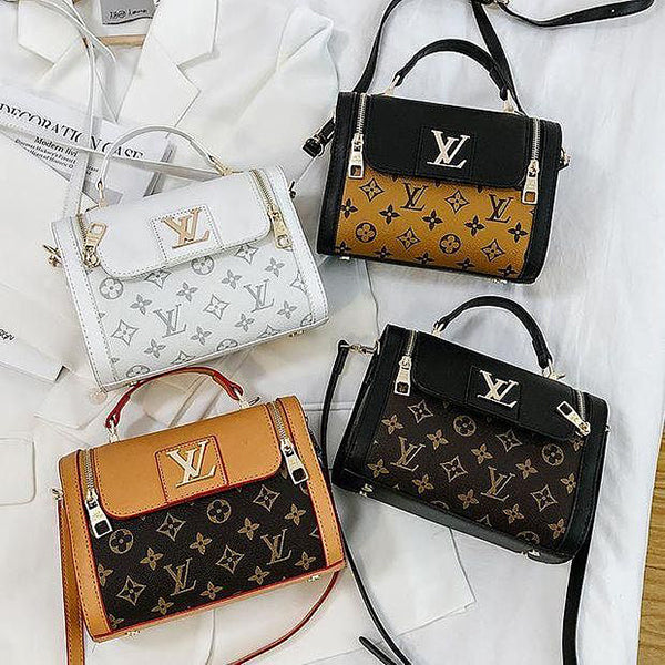 LV Louis Vuitton Stylish and versatile printed one-shoulder cross-body bag lady