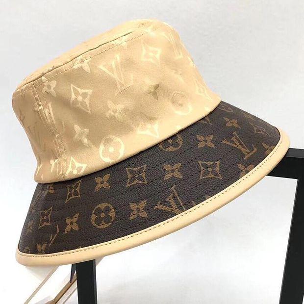 LV Louis Vuitton Letters Presbyopic Fisherman's Hat Retro Peaked Hat Sun Covering Face Sunscreen