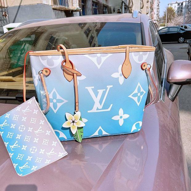 Louis Vuitton LV By the Pool Neverfull Shopping Bag Shoulder Bag Wallet Two-Piece Bag