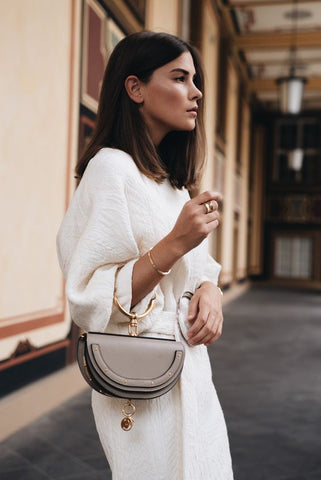 How To Wear the Circle Bag Trend – Shiraleah