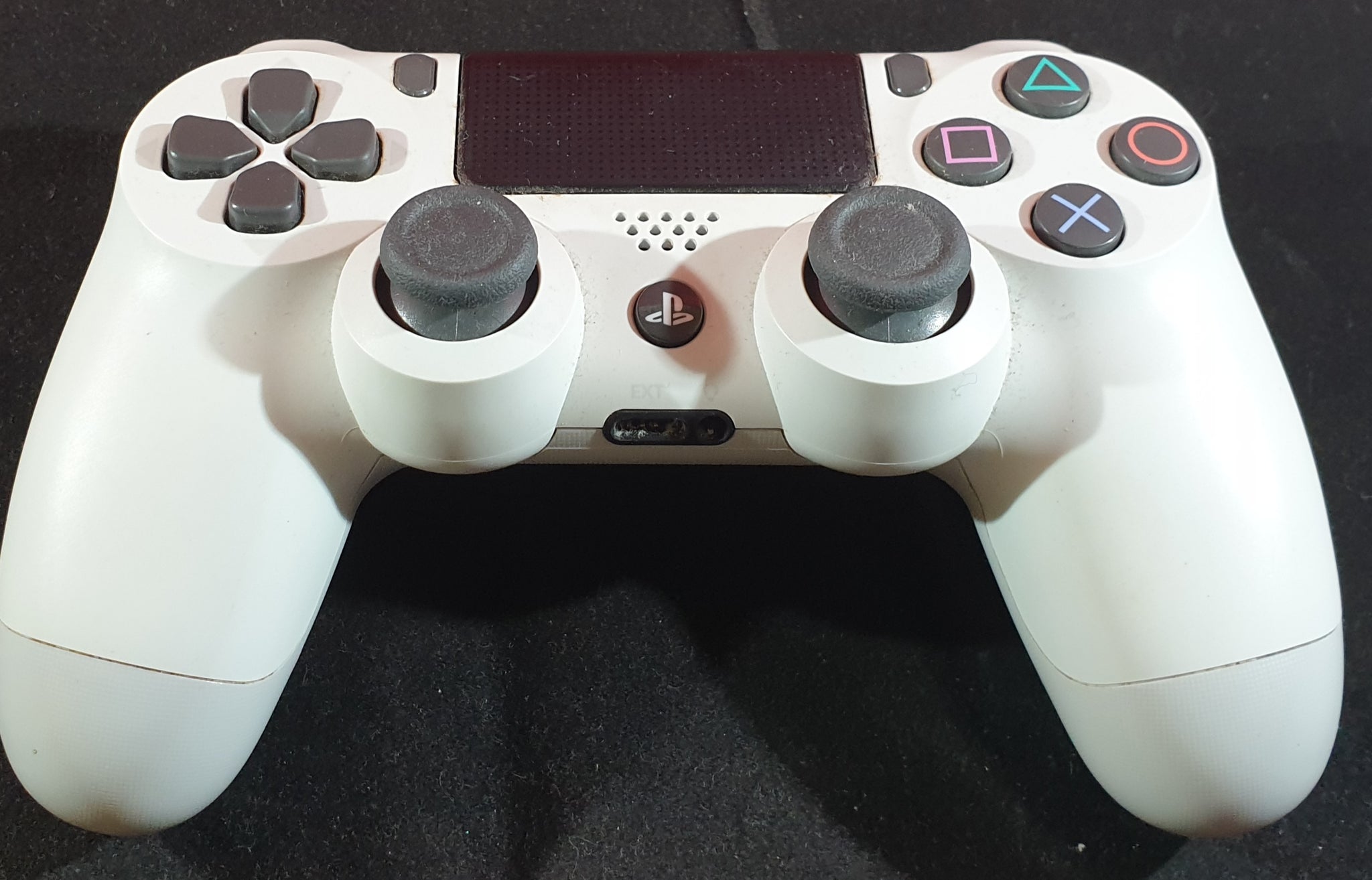 ps4 white dualshock controller