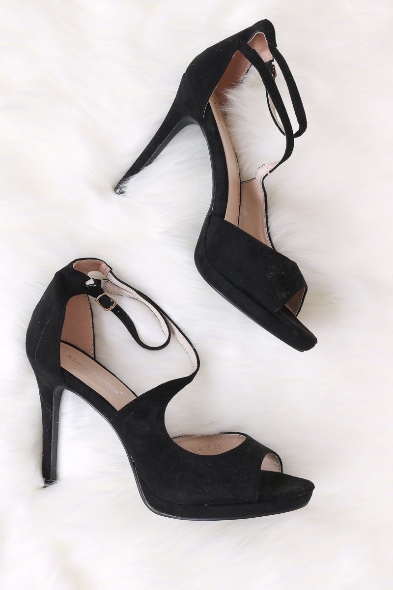3 in black heels