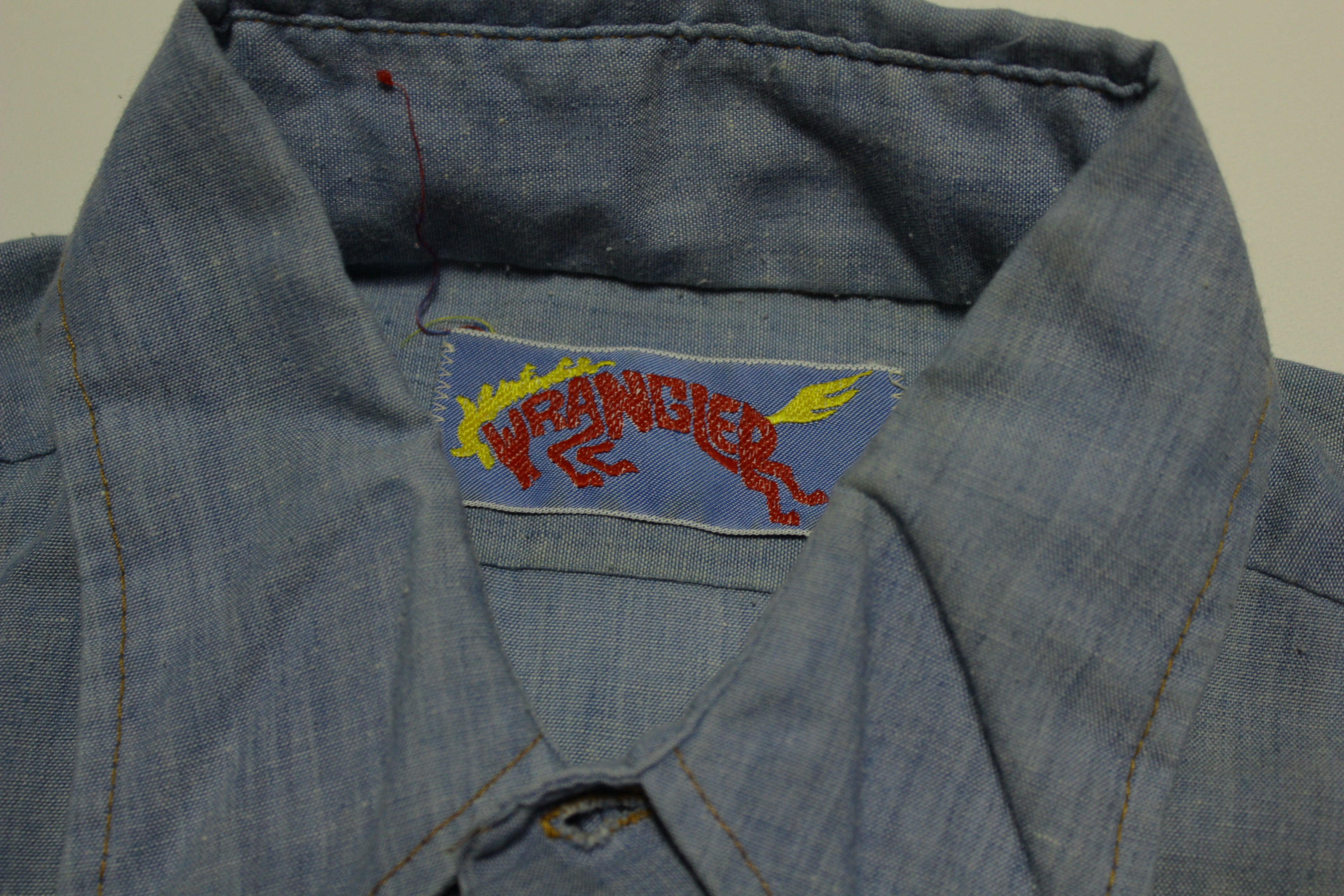 Wrangler Vintage 70's Horse Tag Chambray Button Up Work Shirt – thefuzzyfelt