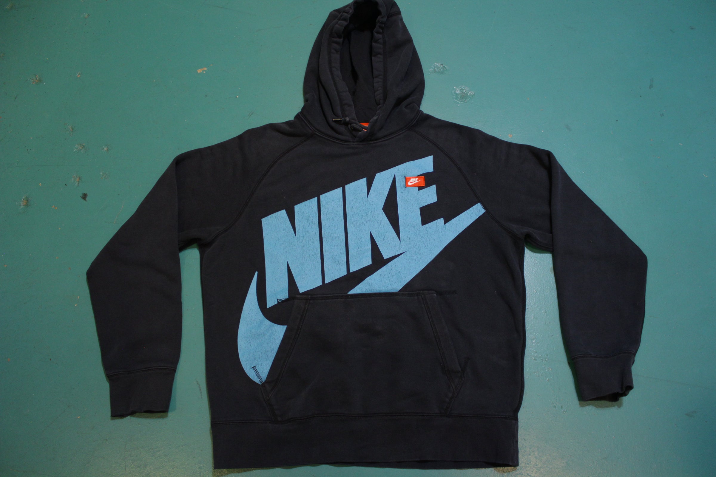 Nike Vintage Small Box Logo Big Swoosh Red Hoodie Sweatshirt – thefuzzyfelt