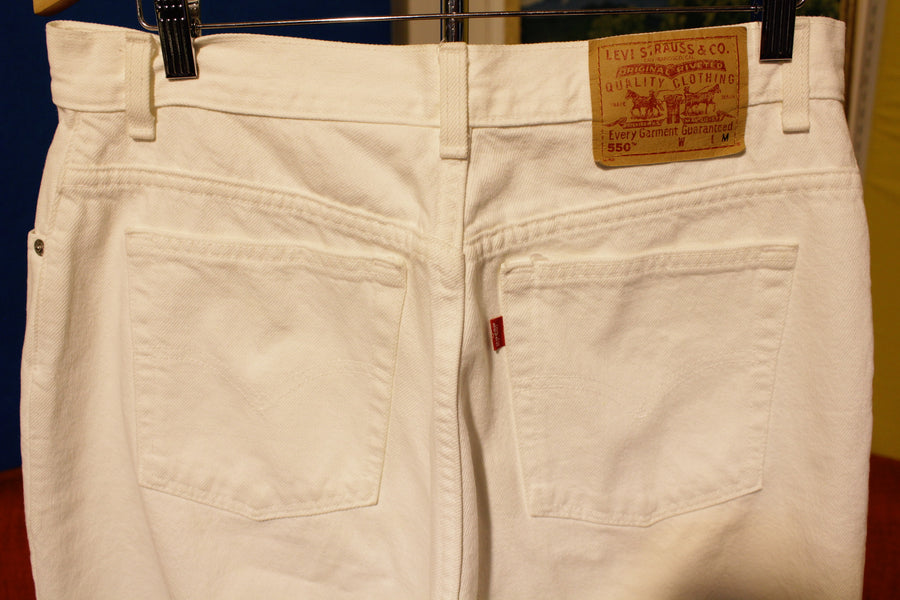 white levi 550 jeans