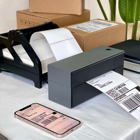 MUNBYN thermal label printer is printing shipping labels
