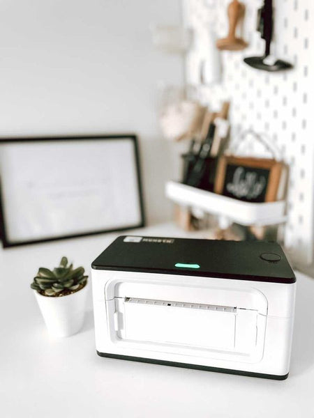 MUNBYN thermal label printer on the desk