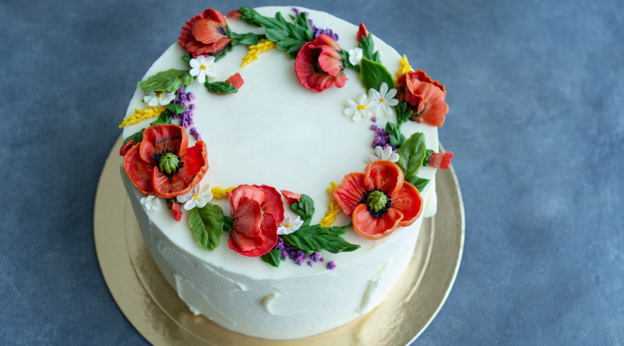 Tips for Decorating Cakes with Edible Flowers