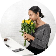 Send Flowers for Your Colleagues with Rosaholics