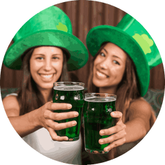 girls in the pub on st patrick's day