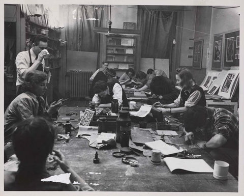 T he advanced group works together at Atlier 17 - circa 1955 - photo by Martin Harris