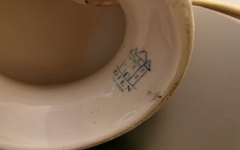 marquage du chateau de Gien sur céramique