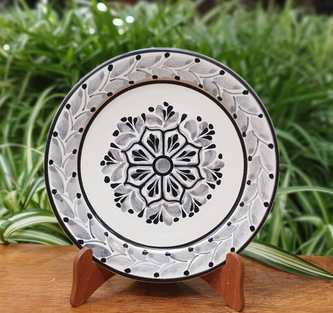 Flower Plates-Cooking-Ceramics-Handmade-Hand Painted-Mexican Pottery-Gorky Pottery-Tradicional-Decoration-Kitchen-Table Top- Table Settings- Tebale Set UP- Eat Different-Cooking with Style
