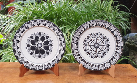 Flower Plates-Set-Cooking-Ceramics-Handmade-Hand Painted-Mexican Pottery-Gorky Pottery-Tradicional-Decoration-Kitchen-Table Top- Table Settings- Tebale Set UP- Eat Different-Cooking with Style-Mexican Table-Cook Different