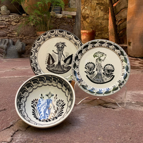 mexican-ceramics-dinner-plates-skeletons-day-of-the-death-dia-de-los-muertos-mexican-culture-mexican-traditions-catrin