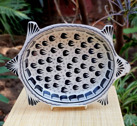 mexican-ceramics-turtle-shape-bowl-black-and-white-art-from-mexico-tabledecor-lovers