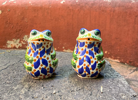 mexican-pottery-ceramic-hand-crafts-mexico-frog-figure-salt-pepper-shaker-cooking-kitchen