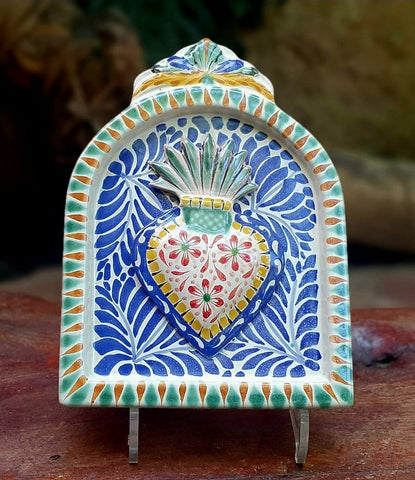sacread-heart-Mexican-pottery-Handmade-Handpainted-Mexicantraditions-GorkyPottery-mexicanceramics-decor-folk-art