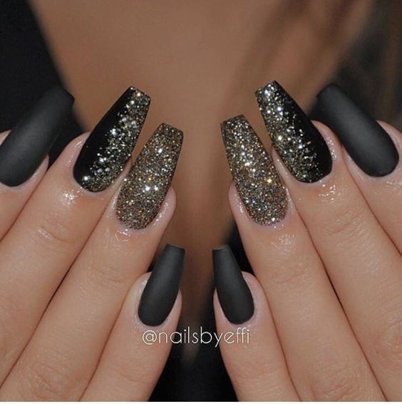 black and gold new year nails