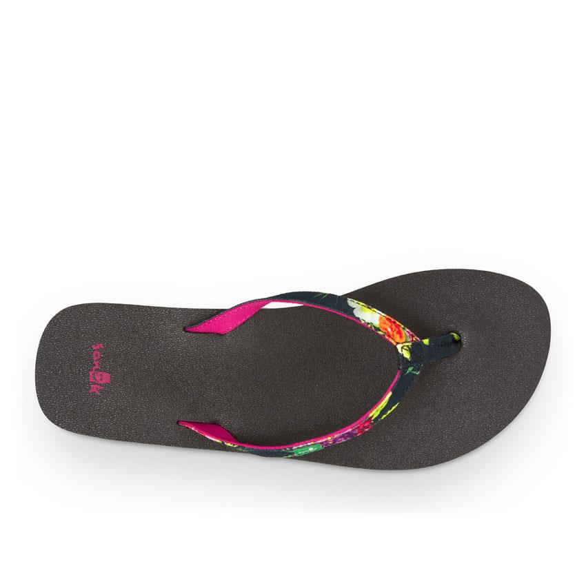 sanuk pink flip flops