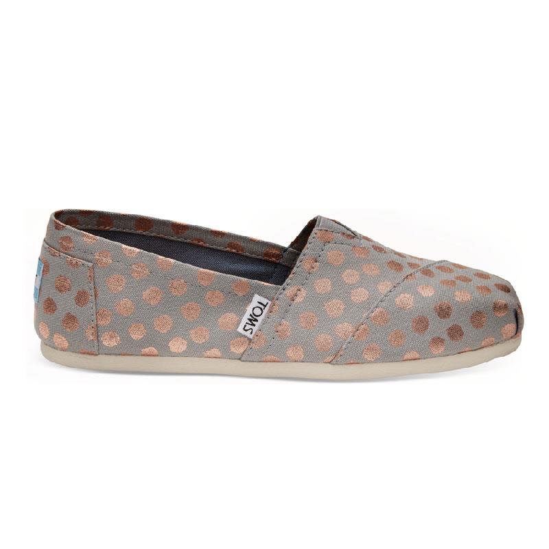 toms seasonal classic slip on