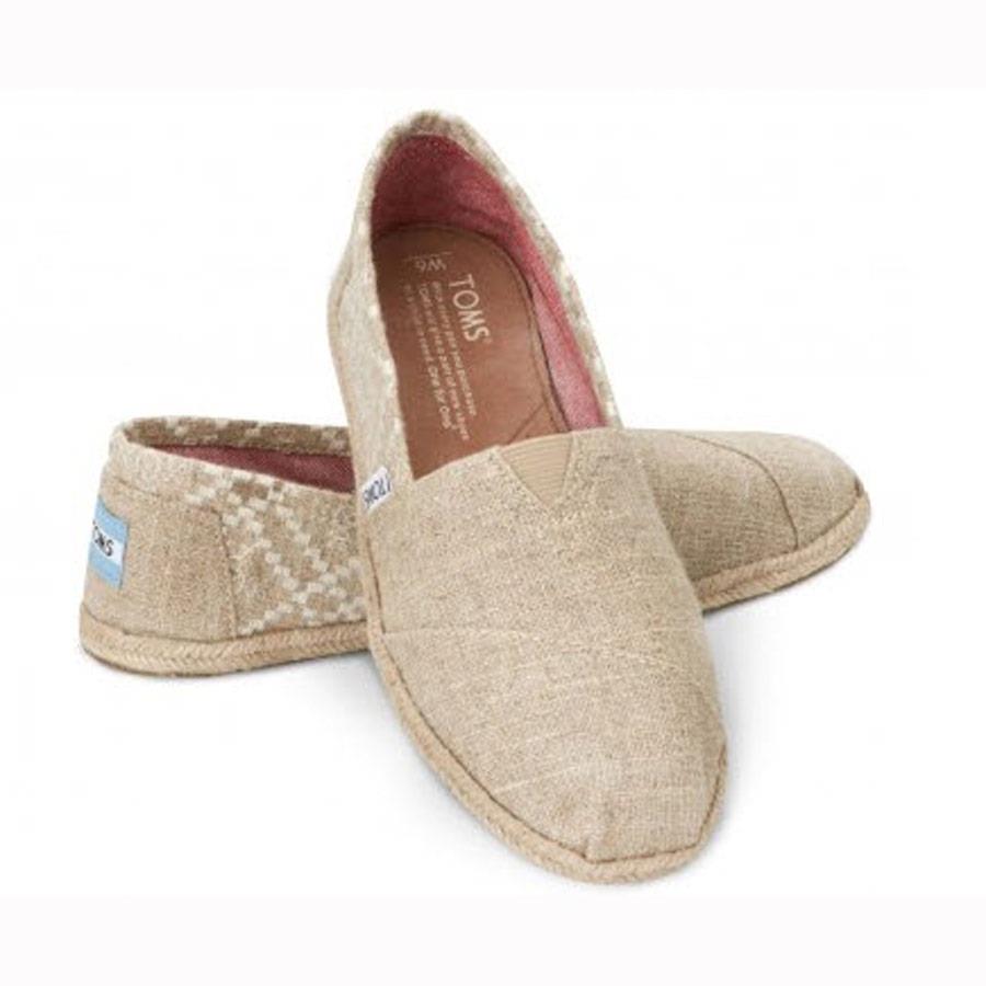 toms seasonal classic slip on