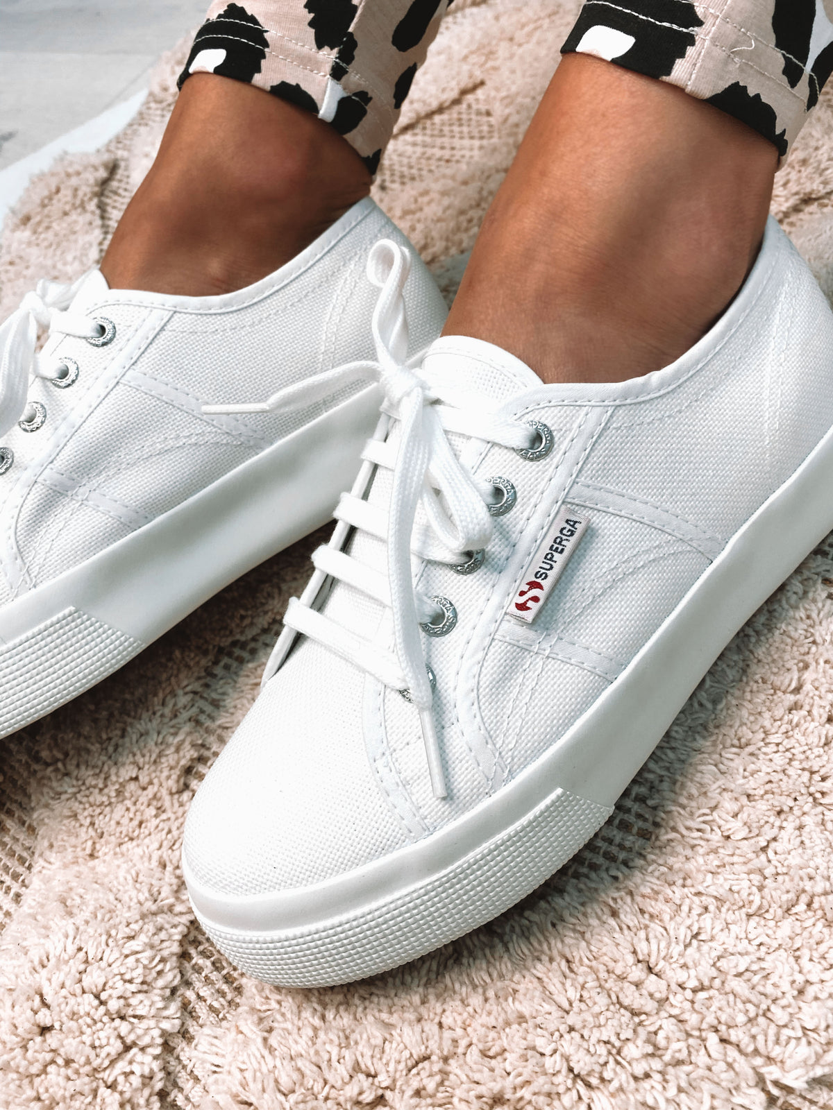 2730 superga white