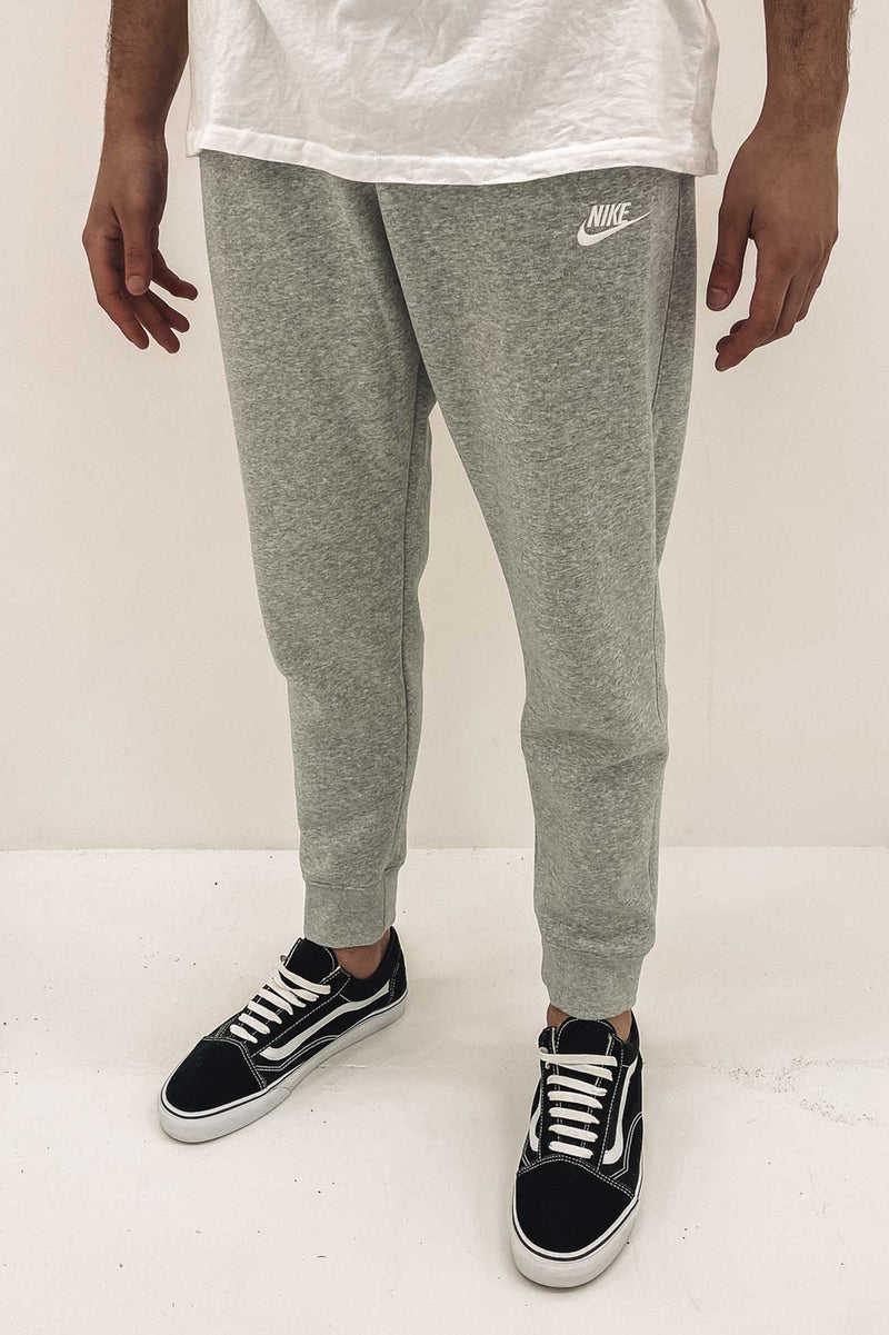 nike men's sportswear club fleece joggers grey