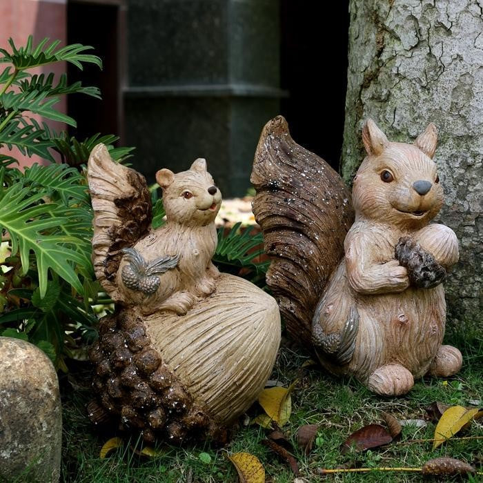 Large Squirrel with Pine Cones Statue for Garden, Animal Statue for Garden Ornament, Villa Outdoor Decor Gardening Ideas