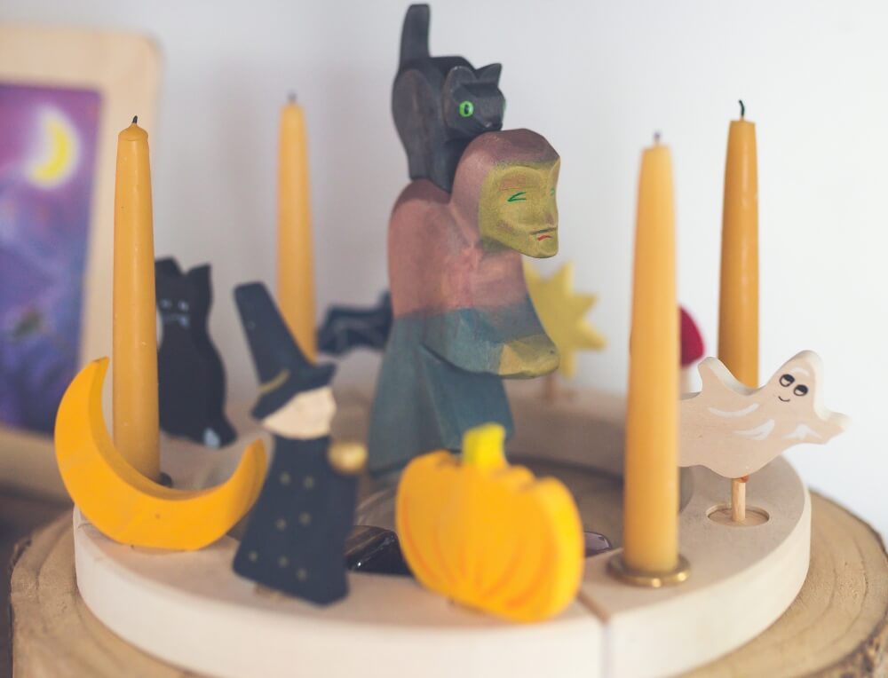 Halloween Decorative Display (Image Credit: @mumz.world)