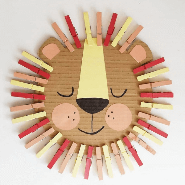 Activity 42: Lion from Wooden Clothes Pegs