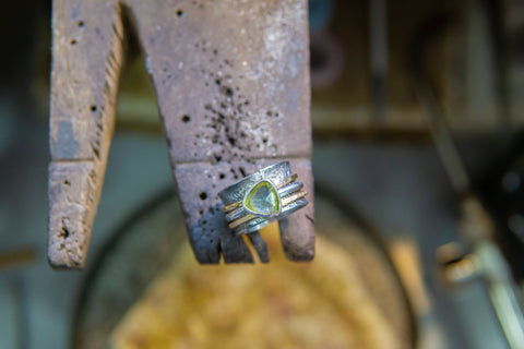 Bench Pin Portrait with Spinner Ring