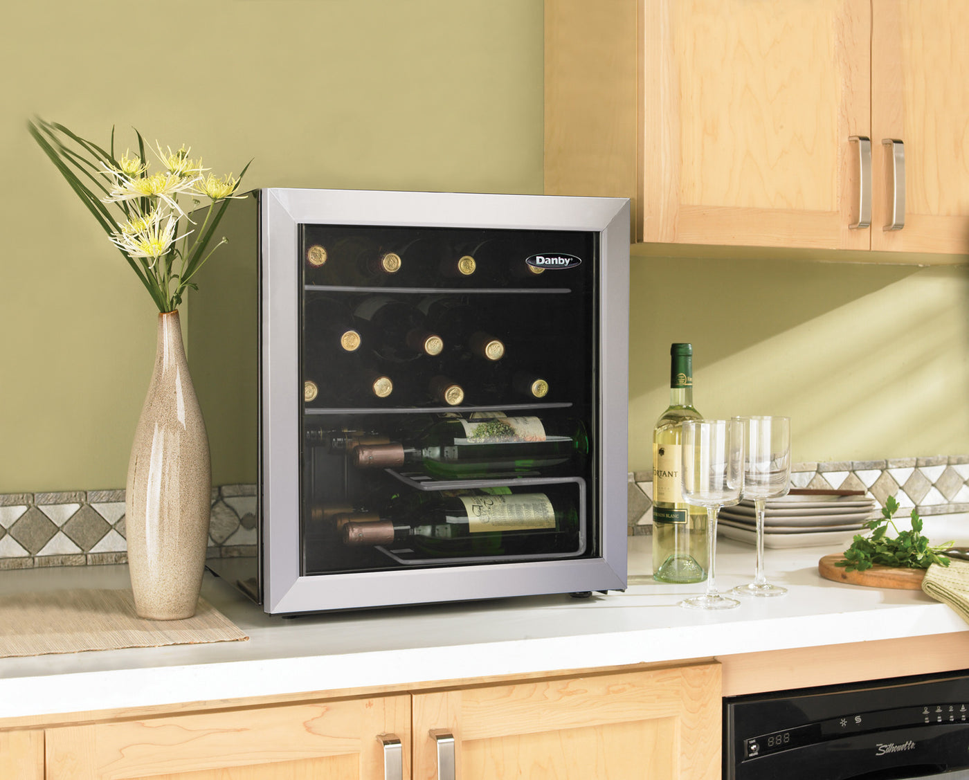 Danby Platinum Countertop Wine Cooler 1 8 Cu Ft Dwc172blpdb