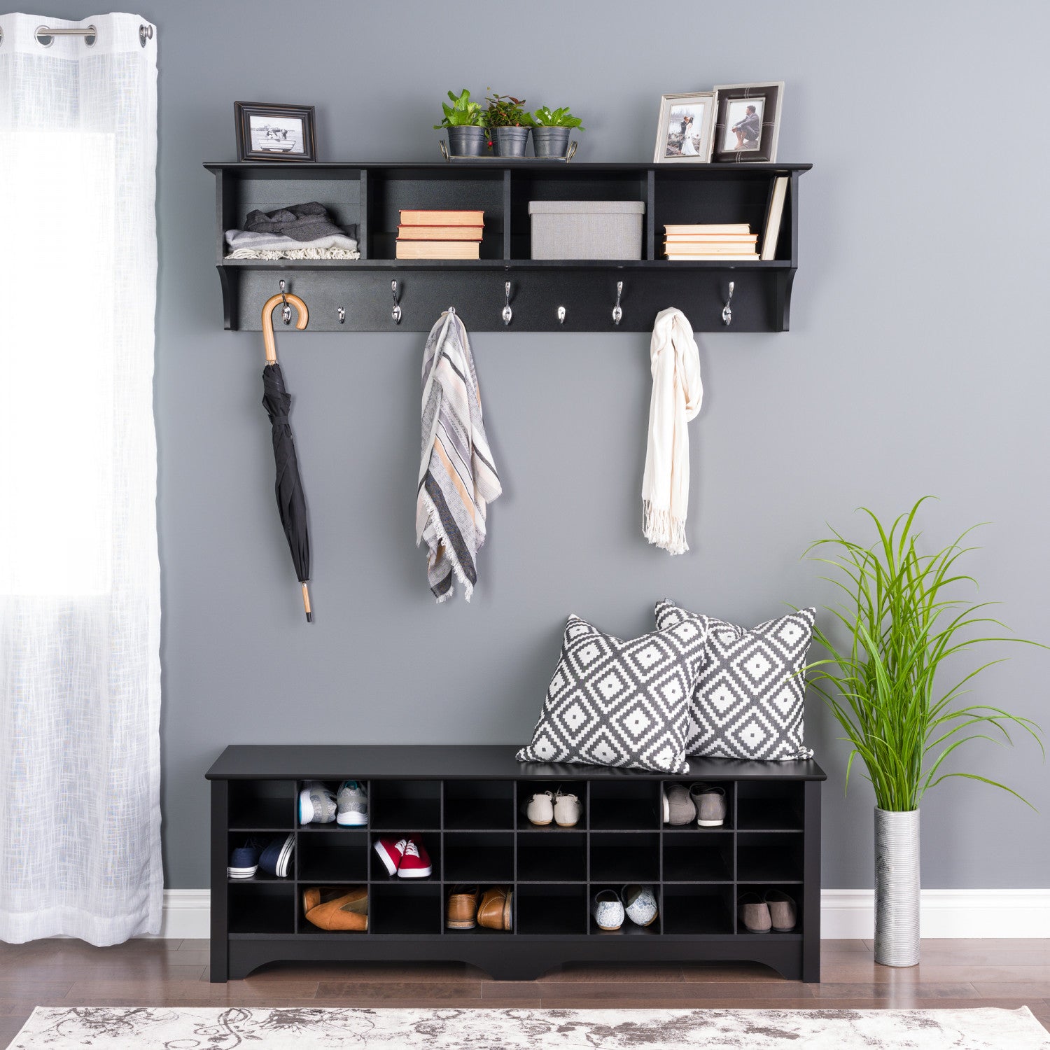 Black Hanging Entryway Shelf - Stylish Tablet for Your Home's Entrance