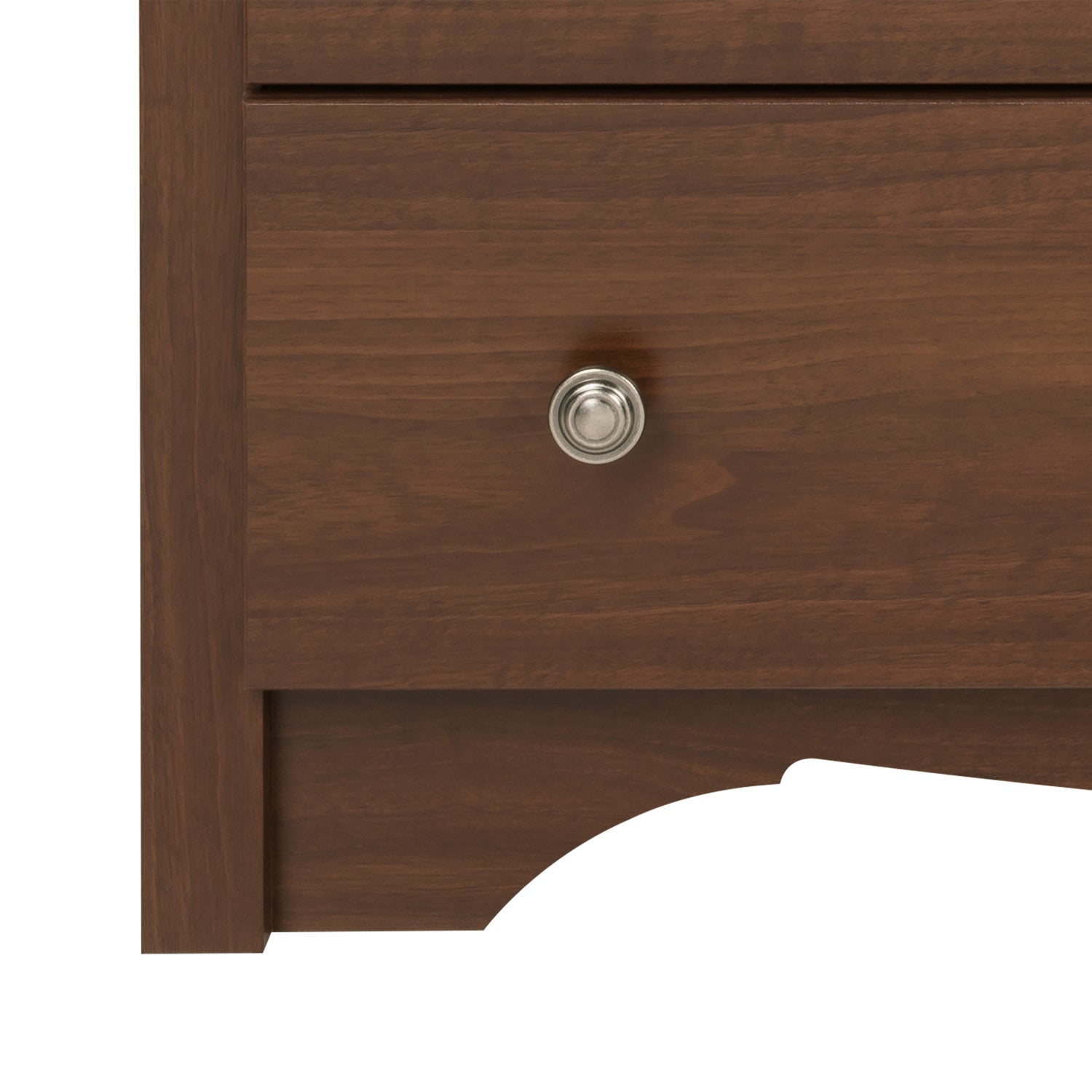 Cherry Monterey 8-Drawer Dresser - A Stylish Commode for Your Bedroom