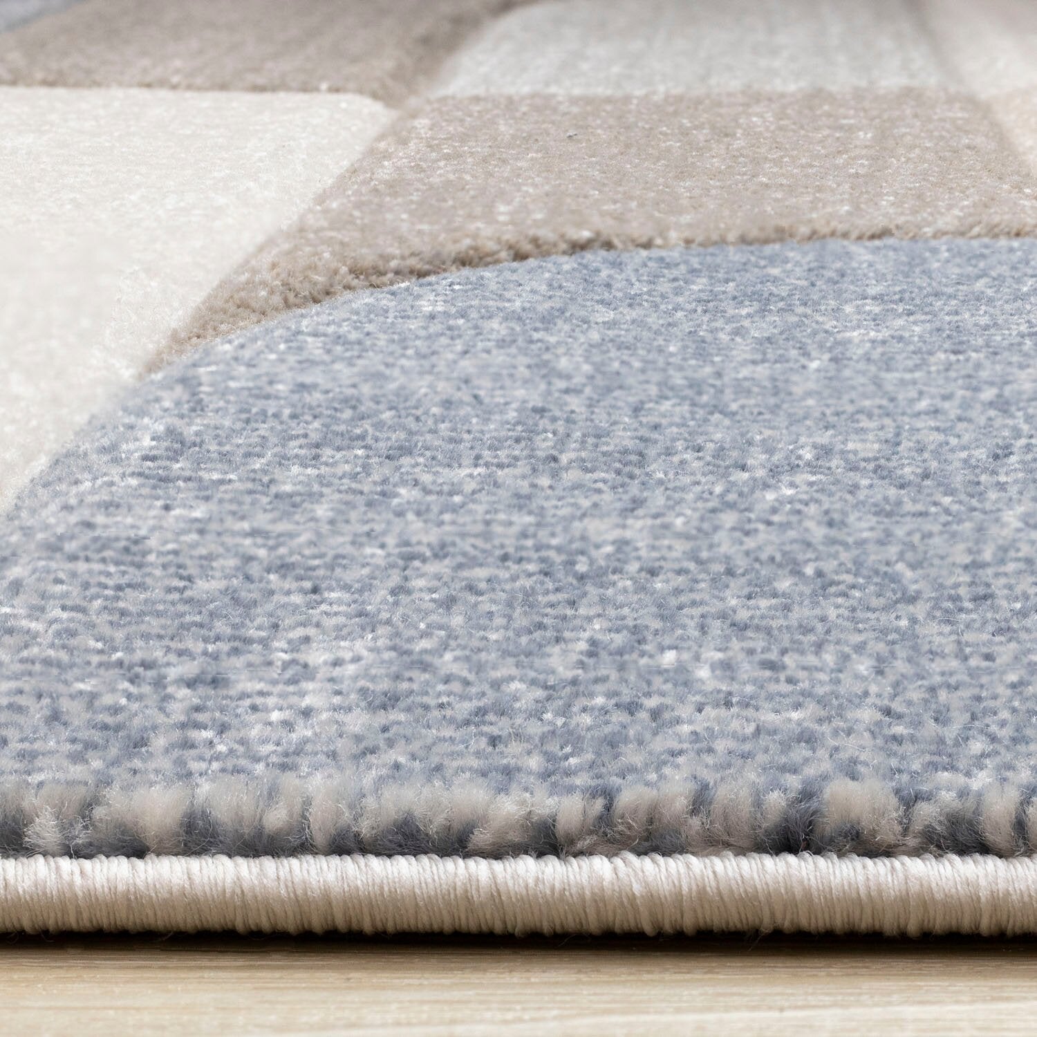 Blue Grey Farrah Area Rug - 5'3" x 7'7" | Carpette Farrah bleu et gris - 5 pi 3 po x 7 pi 7 po