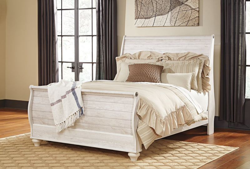 Willowton 5-Piece Sleigh Queen Bedroom Package | The Brick