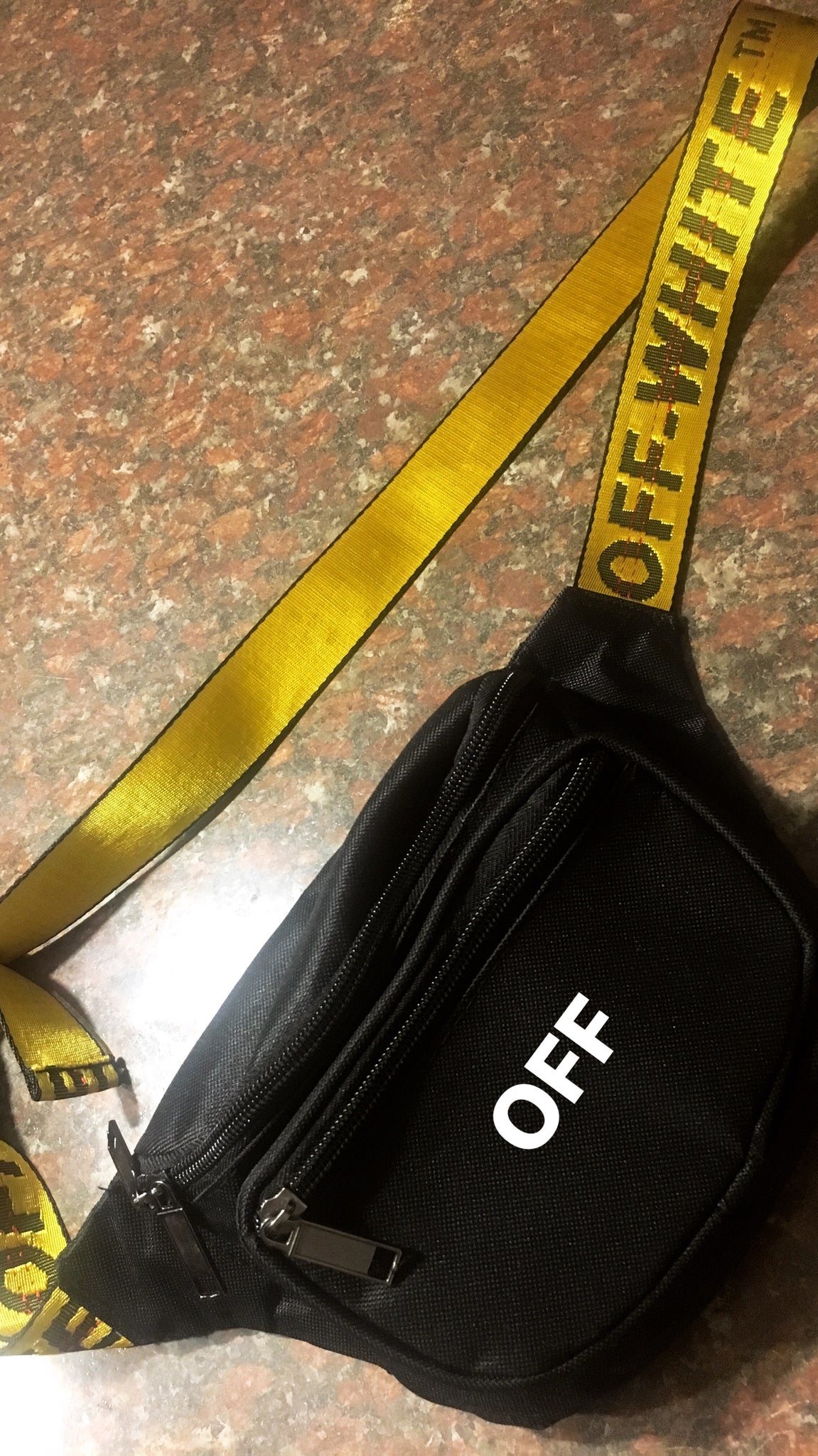 Off White fanny pack – Leadersnyc