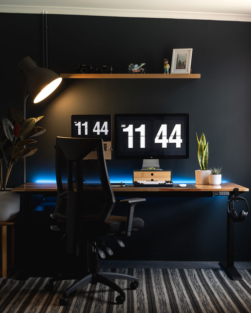 How to Maximise Desk Space in Your Small Home Office