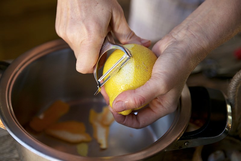 Citrus fruit to put in brine for turkey to be cooked in Fontana wood-burning oven