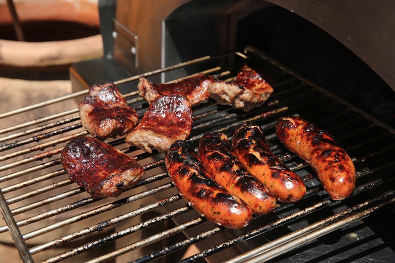 The sausage is ready when both sides are nicely caramelized; altogether about 20 minutes