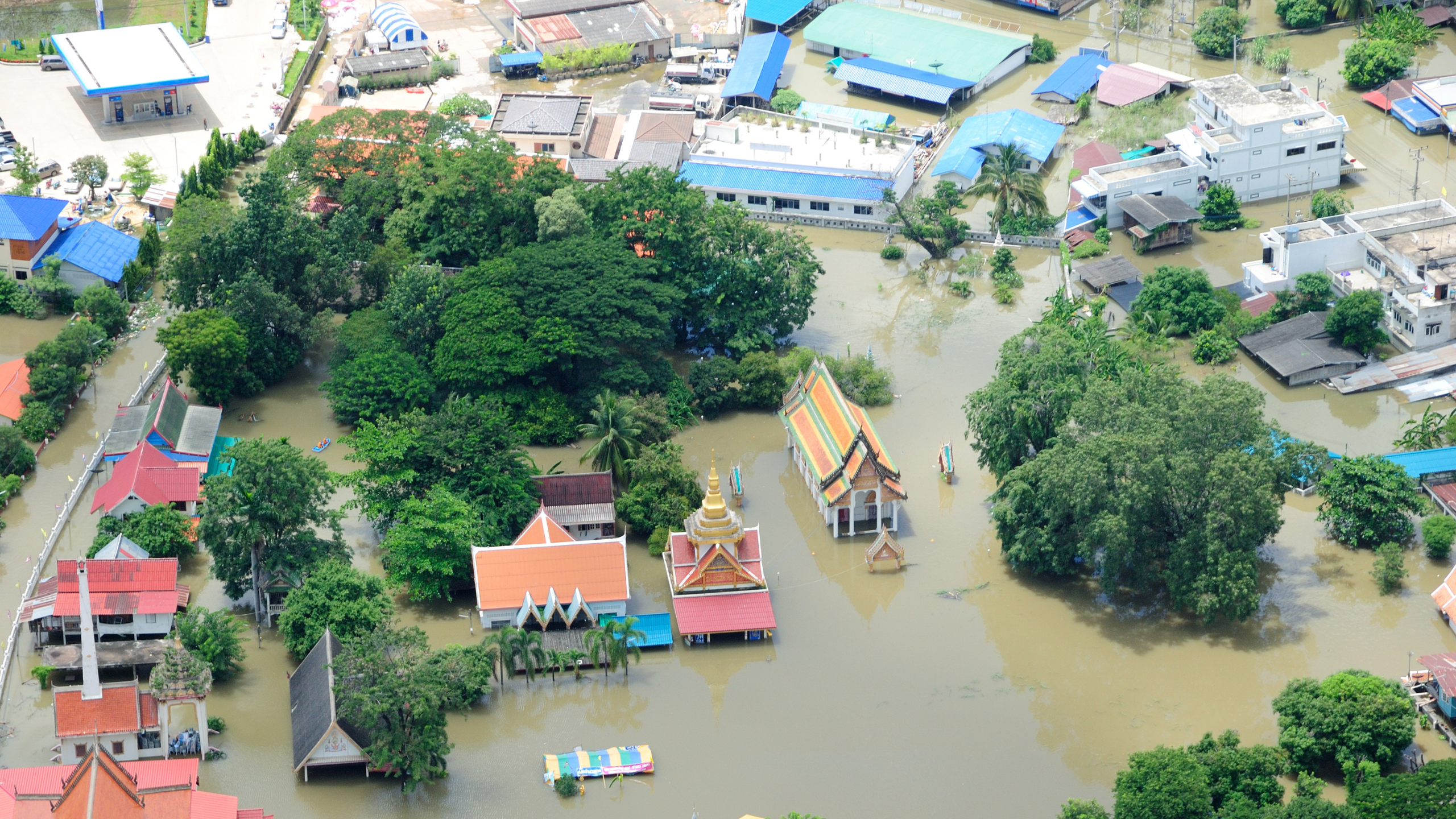 Image of flash flooding and emergency evacuation