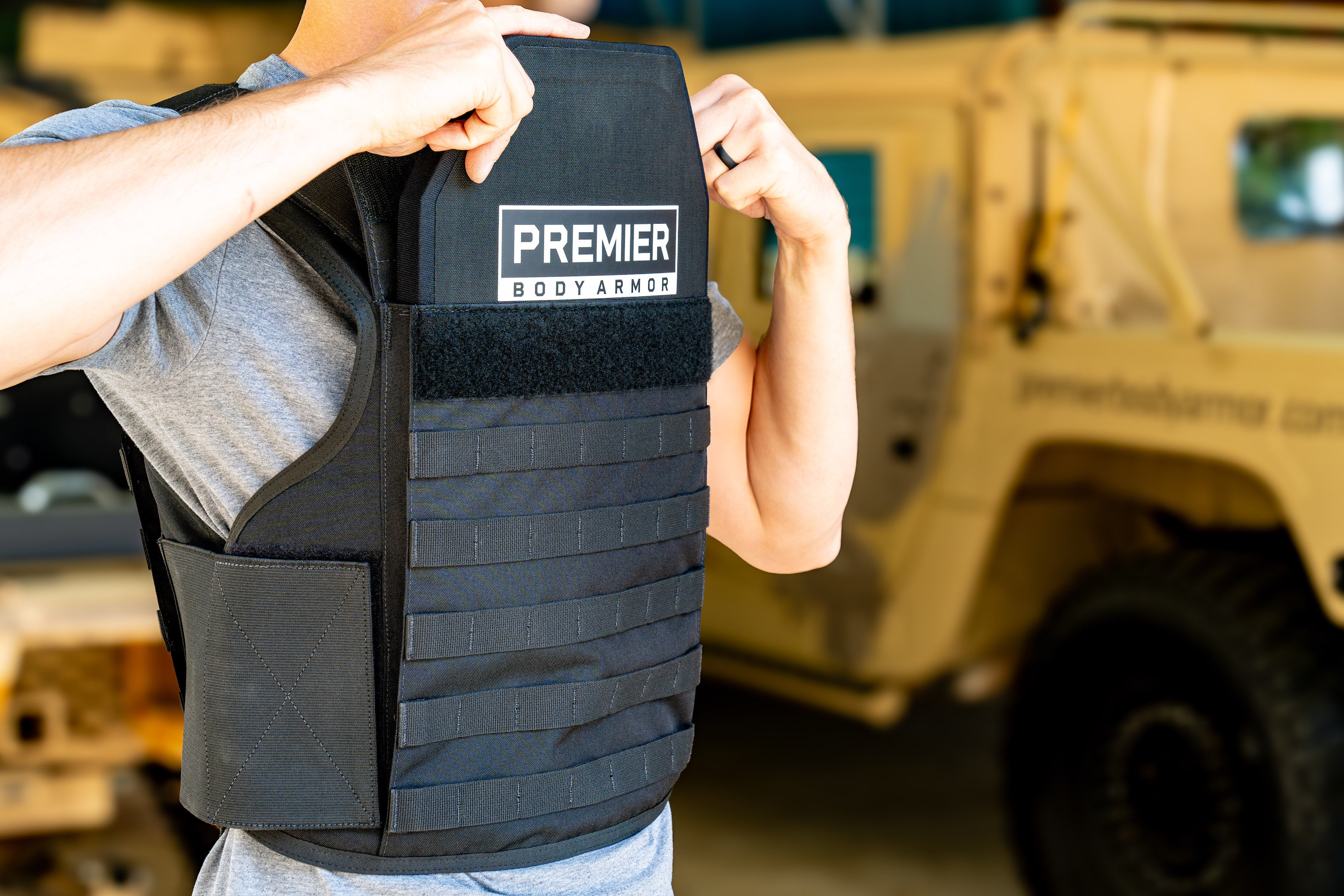 tactical level 3a body armor vest with rifle plate on front