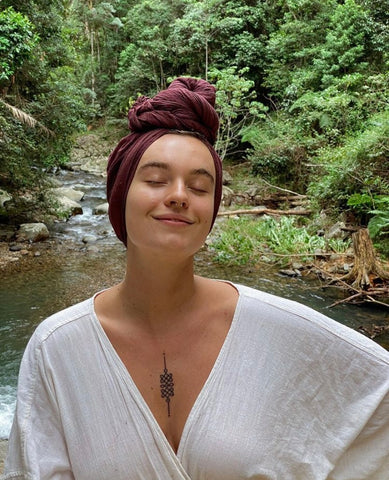 Cacao om sarong, head wrap